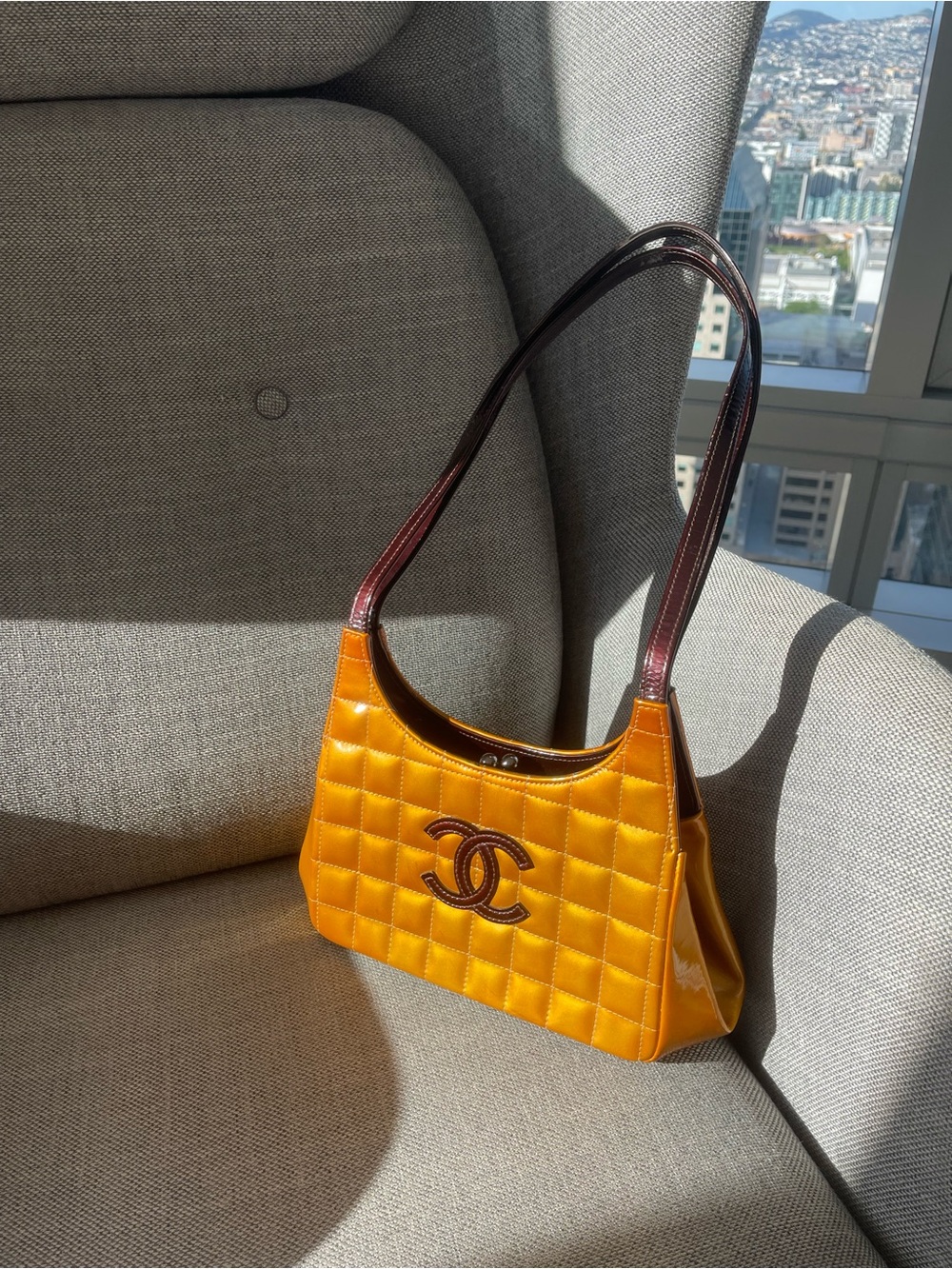 CHANEL Chocolate Bar Patent Shoulder Bag Honey Yellow - Picture 15 of 15